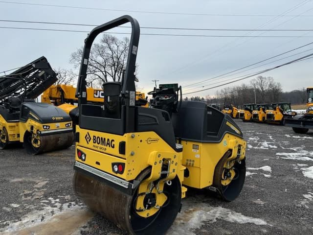 Image of Bomag BW138AD-5 equipment image 1