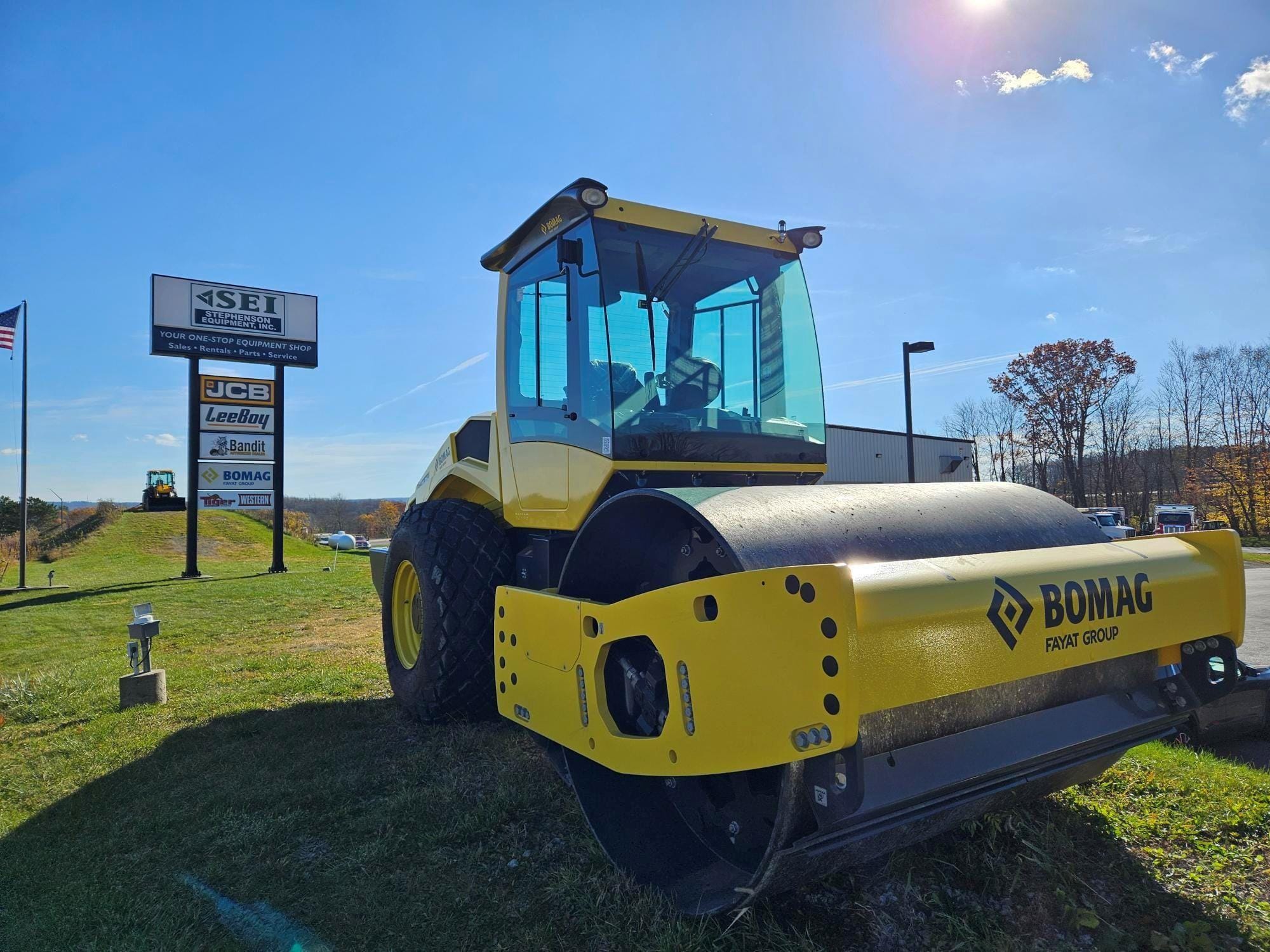 2025 Bomag BW211D-5 Equipment Image0