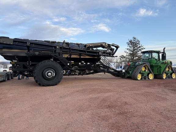 Image of Bourgault 3725 equipment image 2