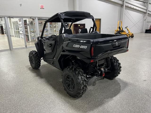 Image of Can-Am Commander 1000R XT equipment image 2