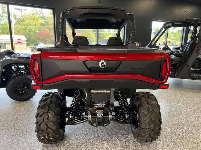 Image of Can-Am Commander XT  equipment image 3