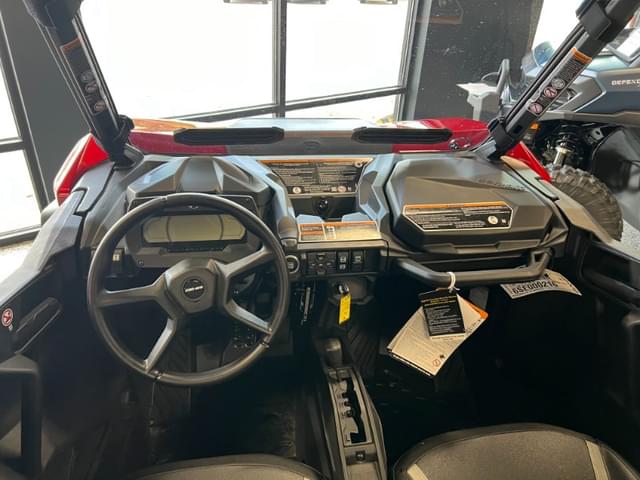 Image of Can-Am Commander XT  equipment image 4