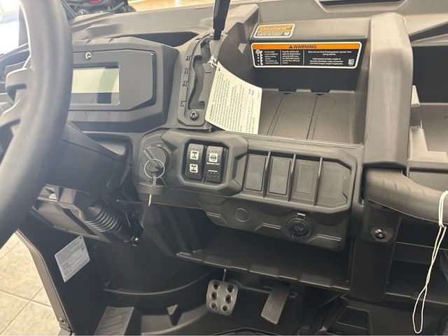Image of Can-Am Defender DPS HD10 equipment image 4