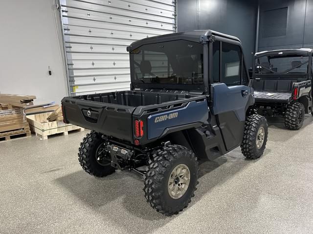 Image of Can-Am Defender Limited HD10 equipment image 4