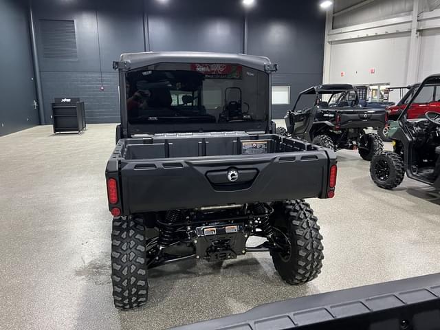 Image of Can-Am Defender Limited HD10 equipment image 3