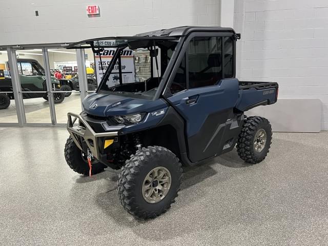 Image of Can-Am Defender Limited HD10 equipment image 2