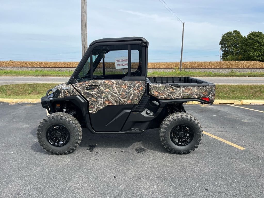 2026 Can-Am Defender Limited HD11 Equipment Image0