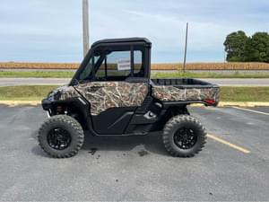 2026 Can-Am Defender Limited HD11 Image