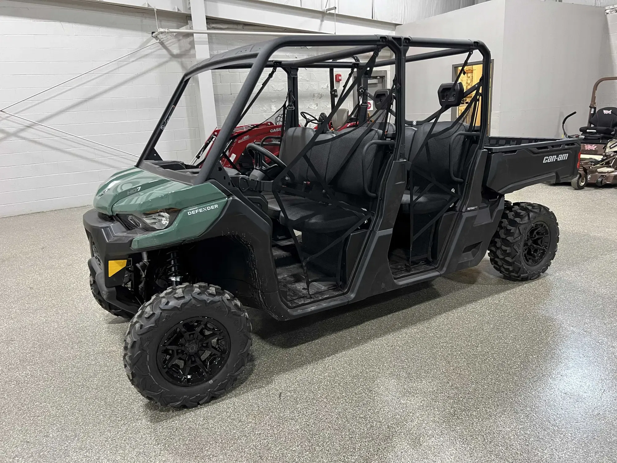 2025 Can-Am Defender MAX DPS HD7 Equipment Image0