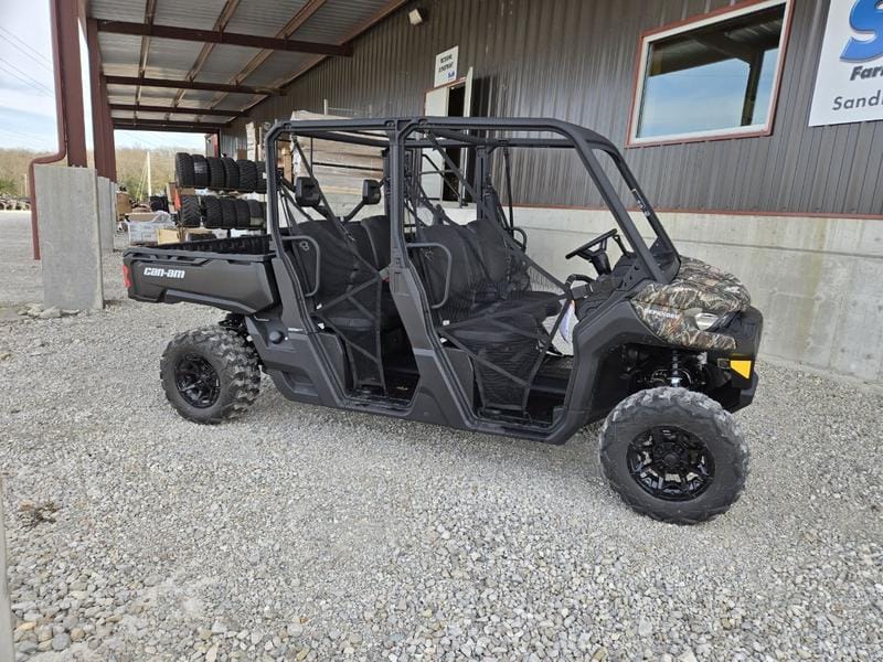 2025 Can-Am Defender XT HD11 Equipment Image0