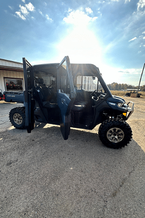 Image of Can-Am Defender Max Limited Image 1