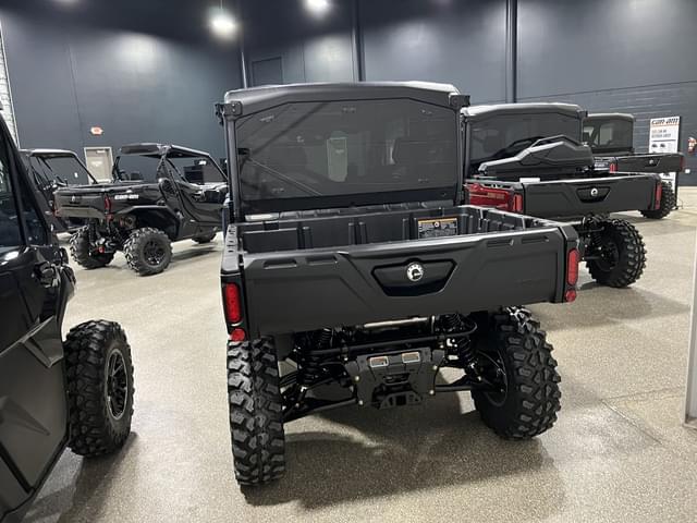Image of Can-Am Defender MAX Limited HD10 equipment image 4
