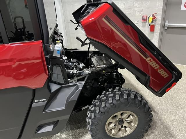 Image of Can-Am Defender MAX Limited HD10 equipment image 4