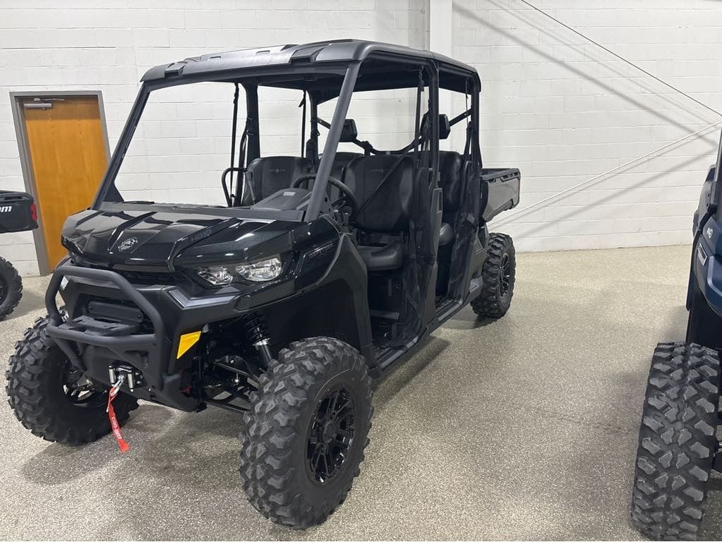 2025 Can-Am Defender MAX Lone Star HD10 Equipment Image0