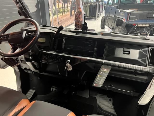 Image of Can-Am Defender MAX Lone Star HD11 equipment image 4