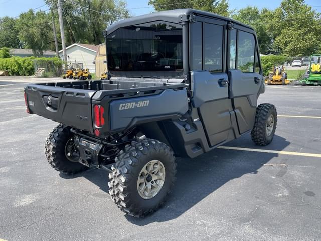 Image of Can-Am Defender MAX Limited HD10 equipment image 4
