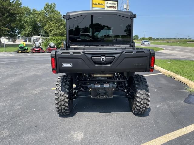 Image of Can-Am Defender MAX Limited HD10 equipment image 3
