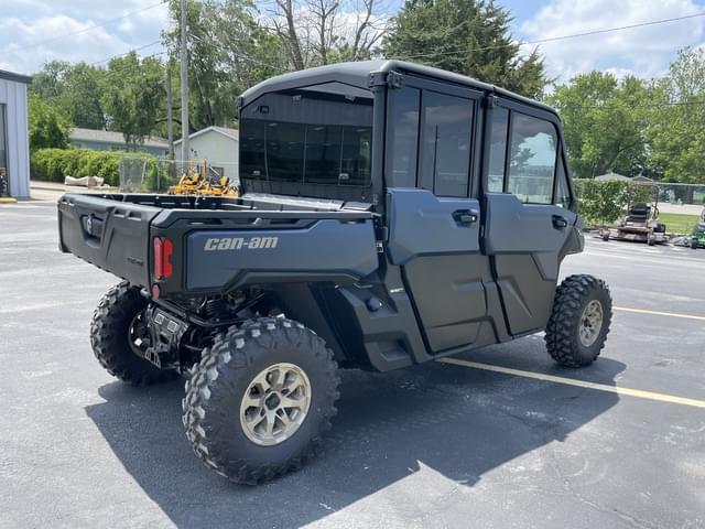 Image of Can-Am Defender MAX Limited HD10 equipment image 4