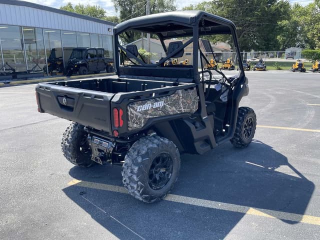Image of Can-Am Defender XT HD7 equipment image 3