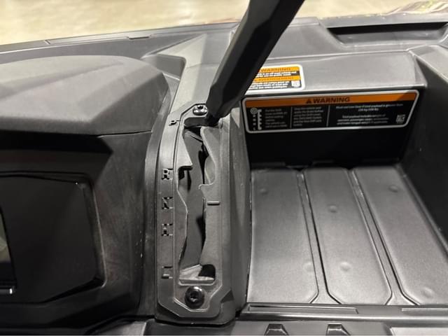 Image of Can-Am Defender Max XT HD9 equipment image 4