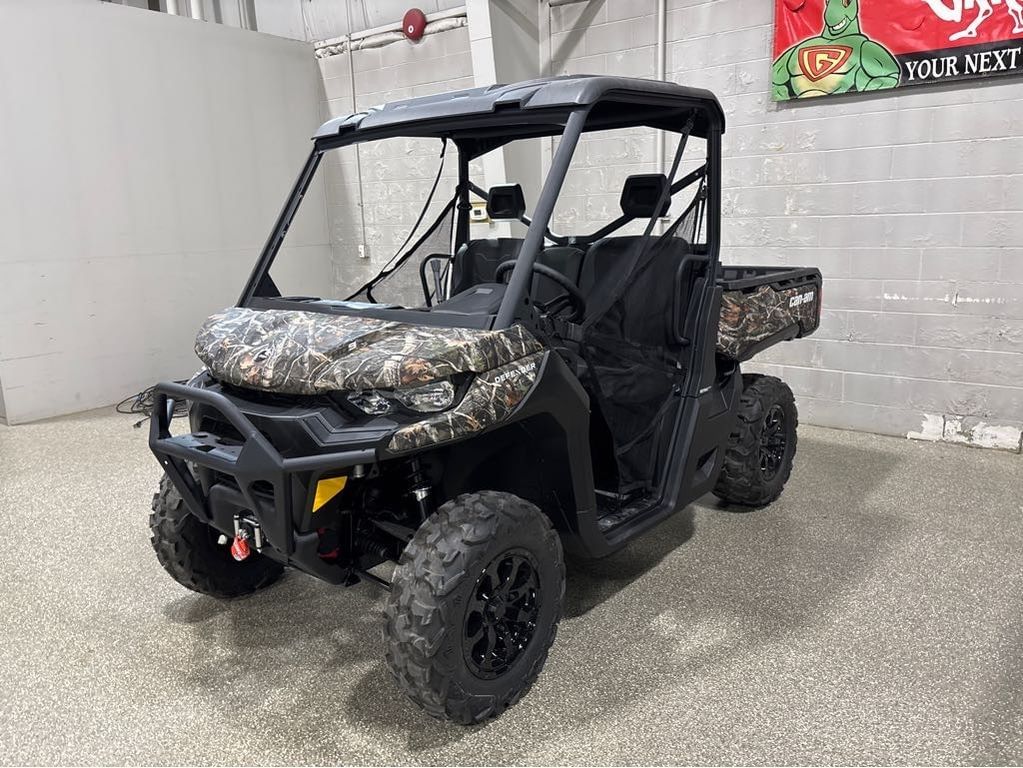 2025 Can-Am Defender Max XT HD9 Equipment Image0