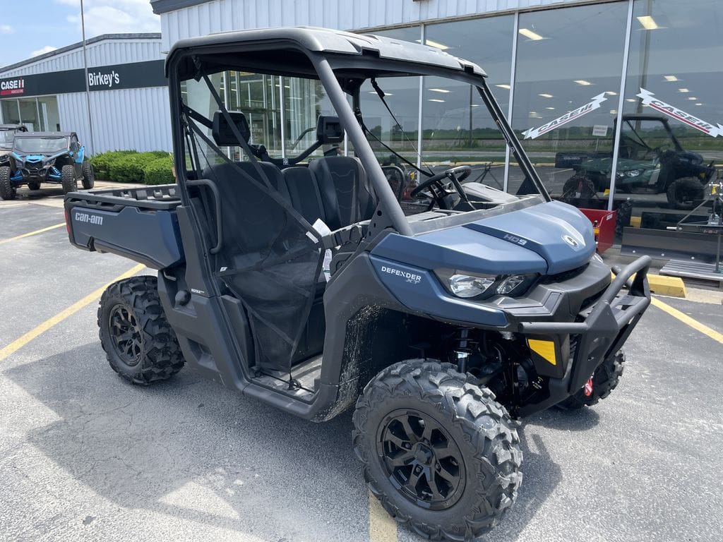 2025 Can-Am Defender XT HD9 Equipment Image0