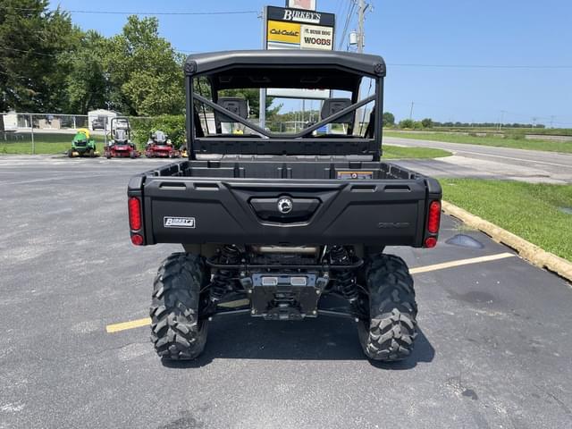 Image of Can-Am Defender XT HD10 equipment image 3