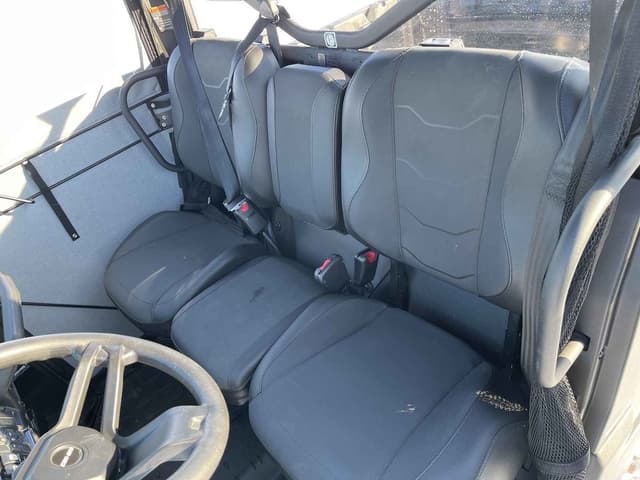 Image of Can-Am Defender XT HD10 equipment image 2