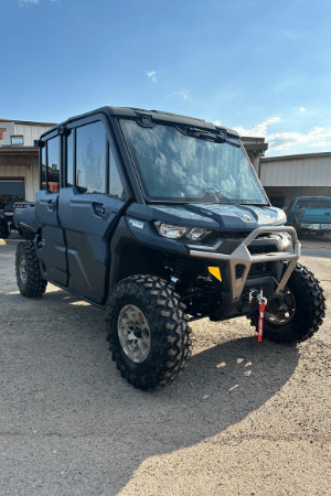 2025 Can-Am Defender Limited HD10 Equipment Image0