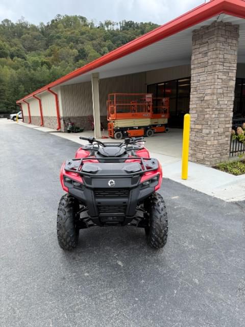 Image of Can-Am Outlander 500 equipment image 2