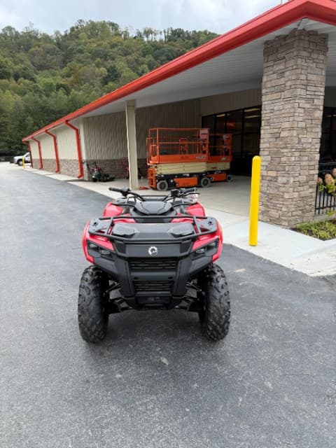 Image of Can-Am Outlander 500 equipment image 2