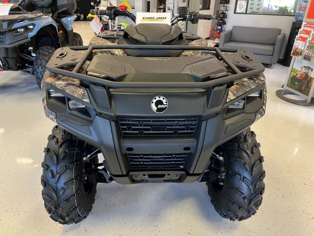 Image of Can-Am Outlander 500 equipment image 2