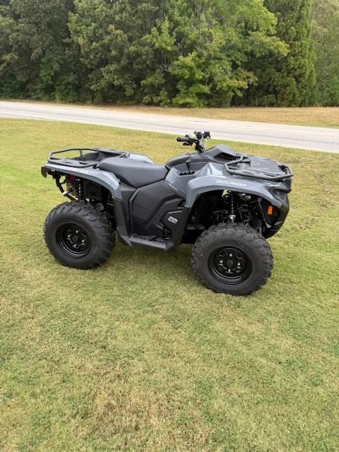 Image of Can-Am Outlander 700 equipment image 1