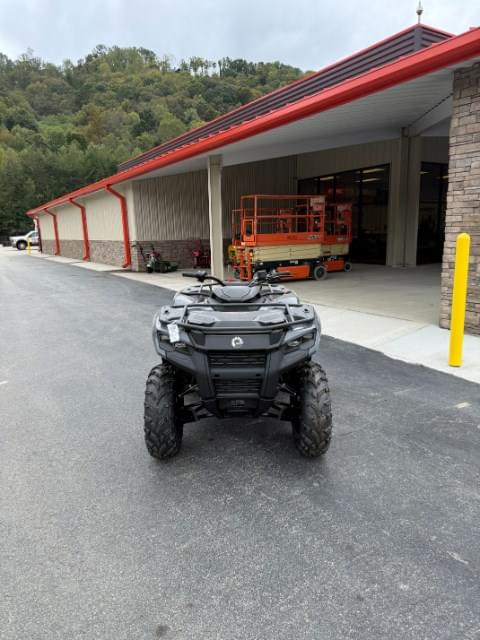 Image of Can-Am Outlander DPS 700 equipment image 2