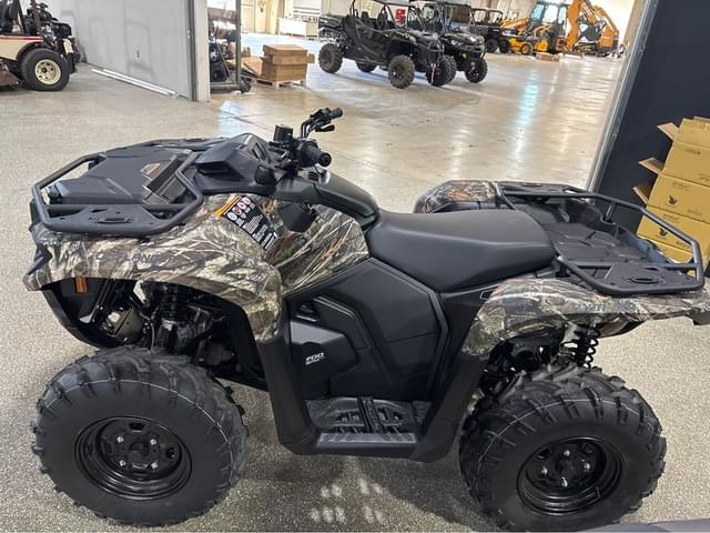 Image of Can-Am Outlander DPS 700 equipment image 1