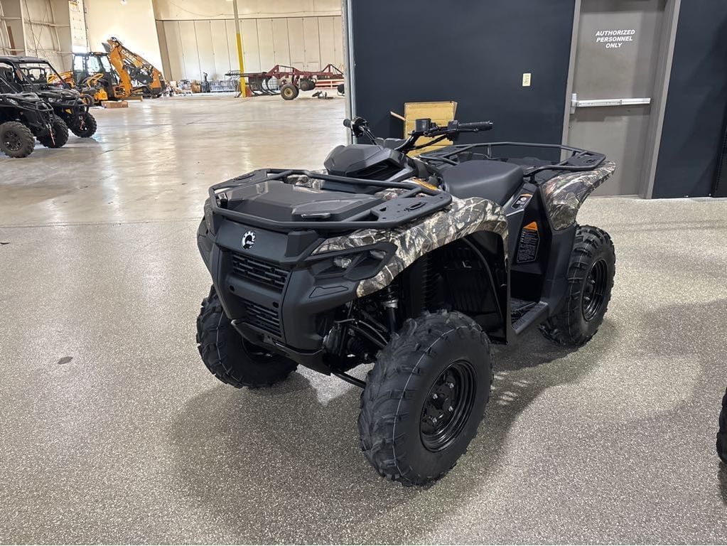2025 Can-Am Outlander DPS 700 Equipment Image0