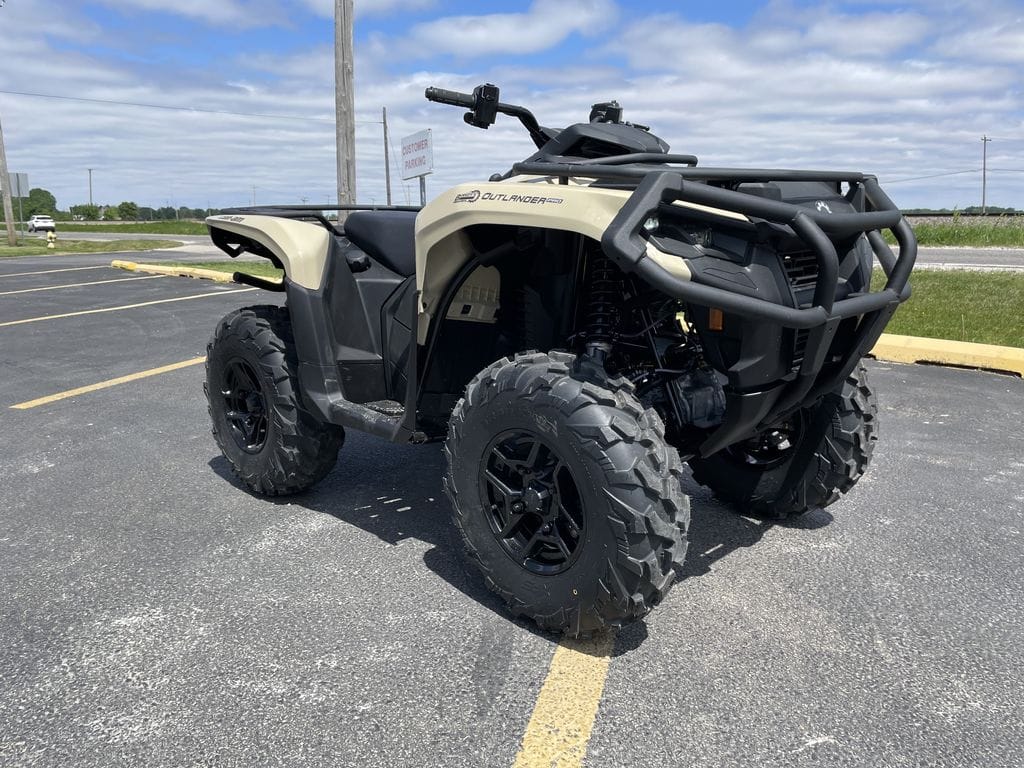 2025 Can-Am Outlander Pro XU HD7 Equipment Image0