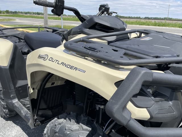 Image of Can-Am Outlander Pro XU HD7 equipment image 2