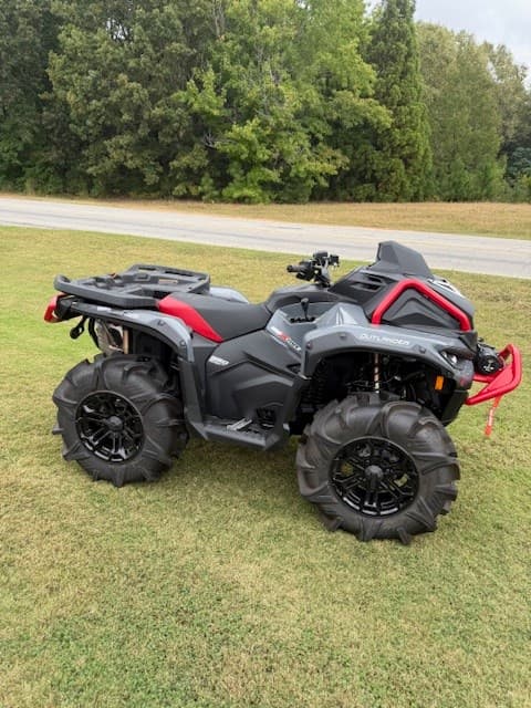 Image of Can-Am Outlander 850 equipment image 1