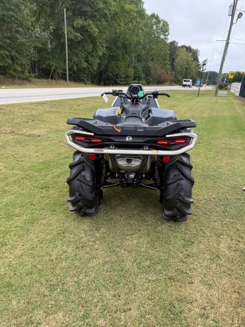Image of Can-Am Outlander 1000 XMR equipment image 3