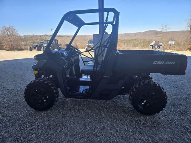 Image of Can-Am Defender HD7 equipment image 3