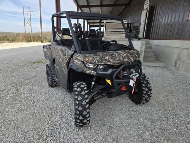 Image of Can-Am Defender HD10 equipment image 2