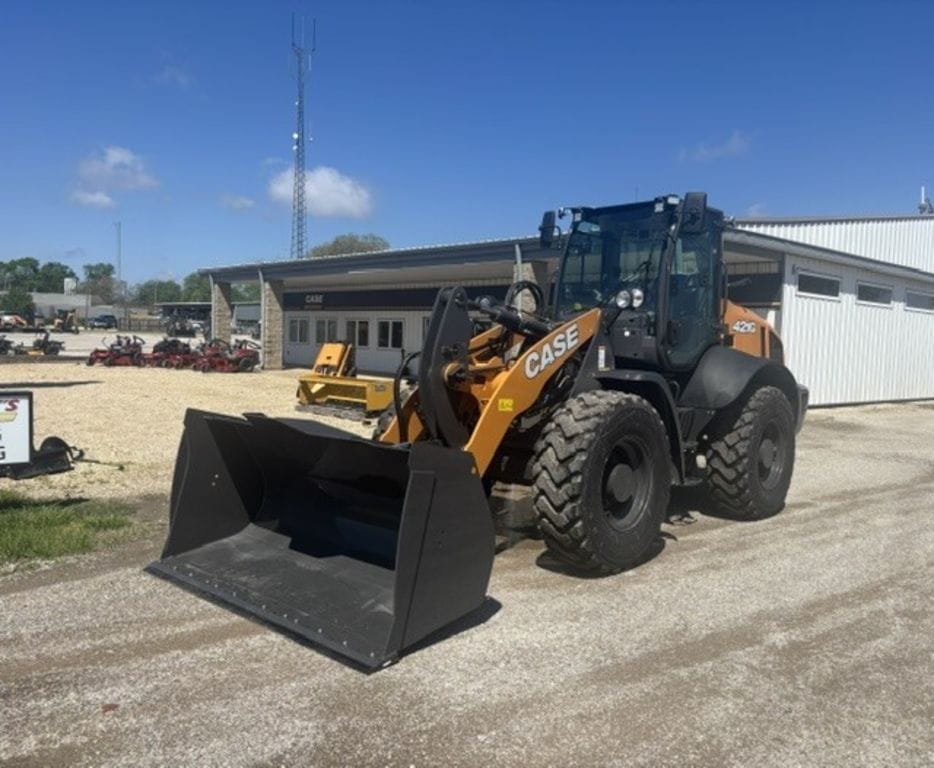 2025 Case 421G Equipment Image0