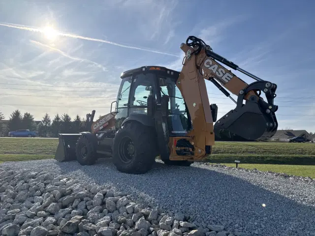 Image of Case 580 Super N equipment image 2