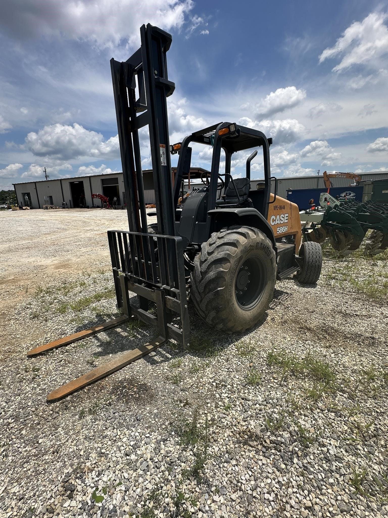 2025 Case 586H Equipment Image0