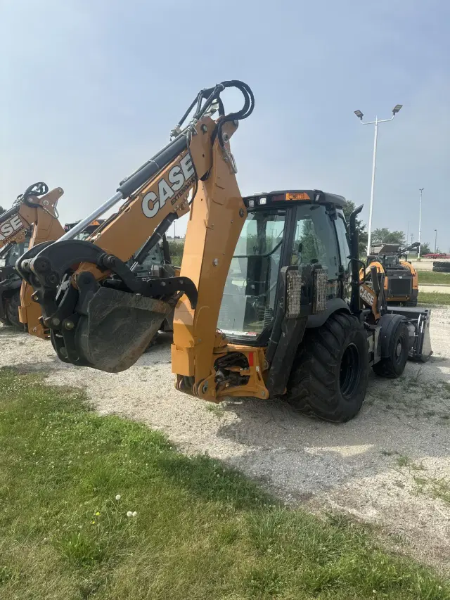 Image of Case 590 Super N equipment image 2