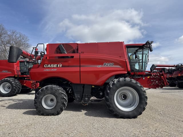 Image of Case IH 8250 equipment image 1