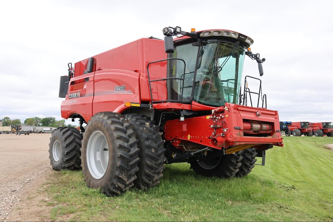 Image of Case IH 8260 Primary image