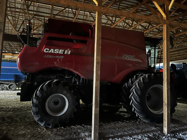 Image of Case IH 8260 equipment image 2