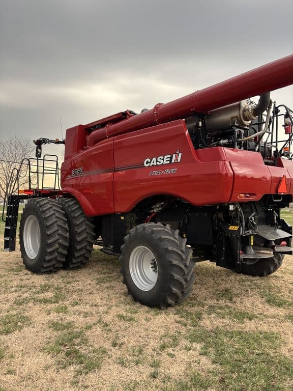 Image of Case IH 8260 equipment image 4